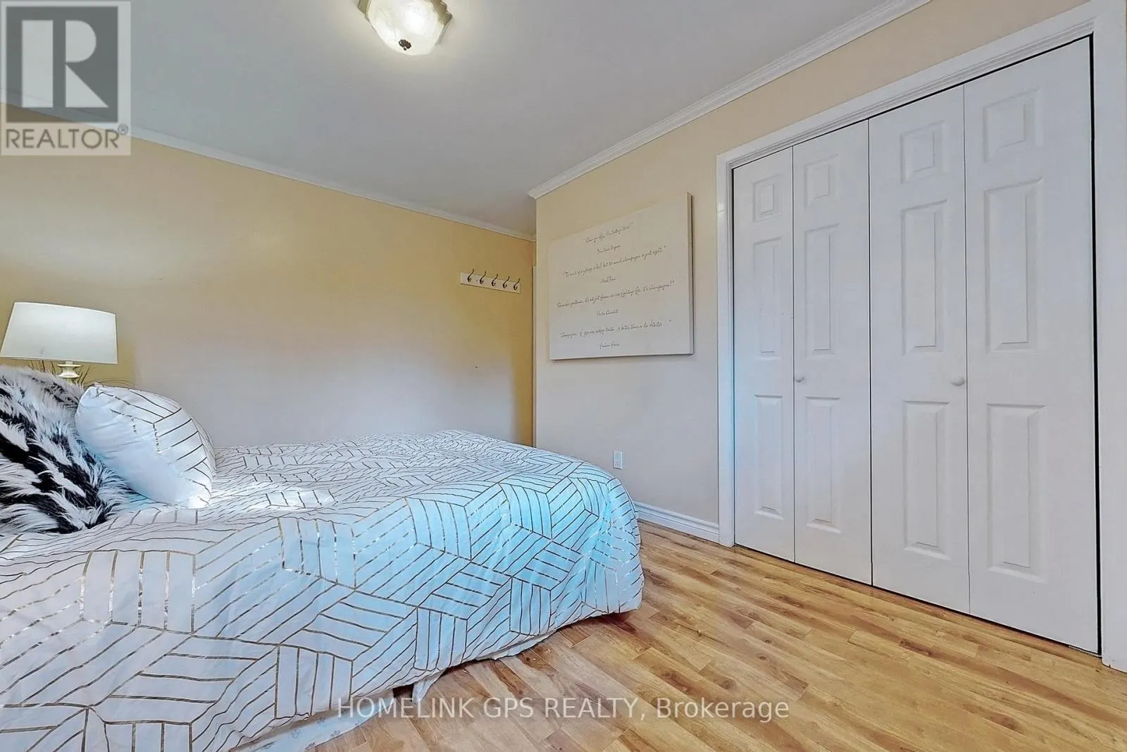 267 ELGIN MILLS ROAD W