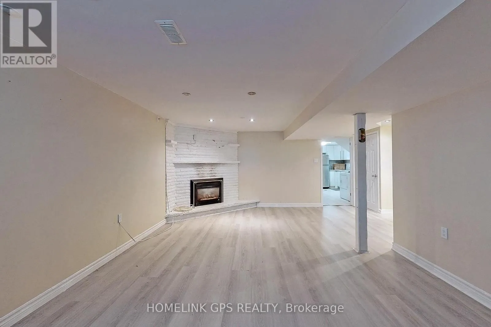 267 ELGIN MILLS ROAD W
