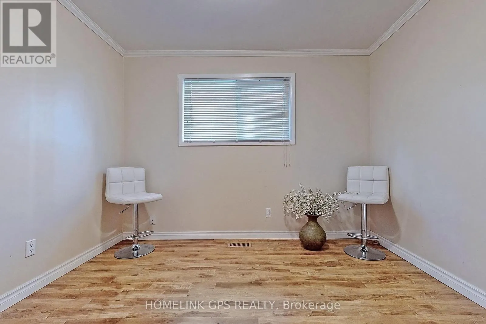 267 ELGIN MILLS ROAD W