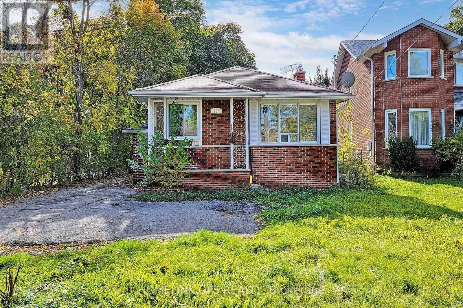267 ELGIN MILLS ROAD W