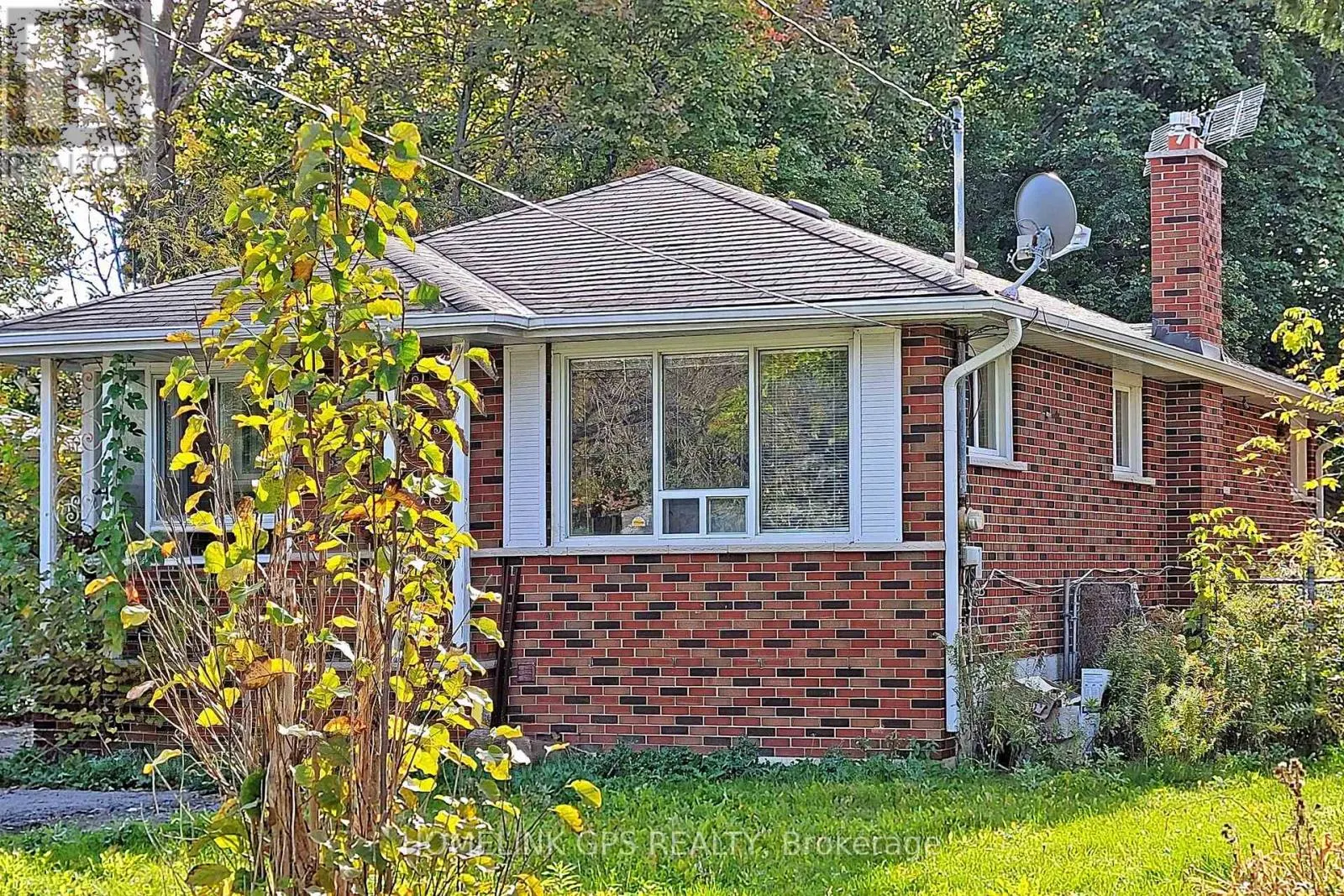 267 ELGIN MILLS ROAD W
