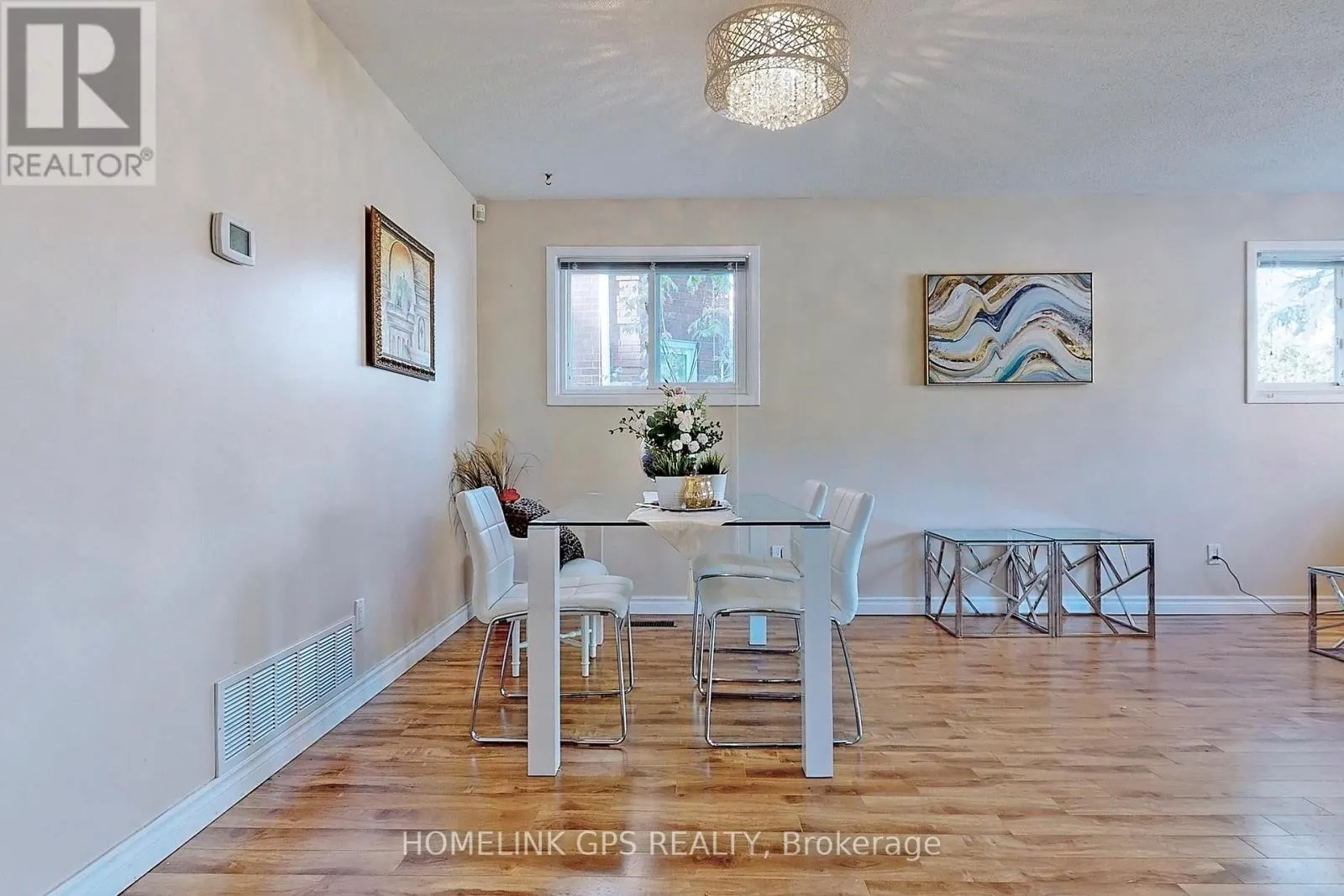 267 ELGIN MILLS ROAD W