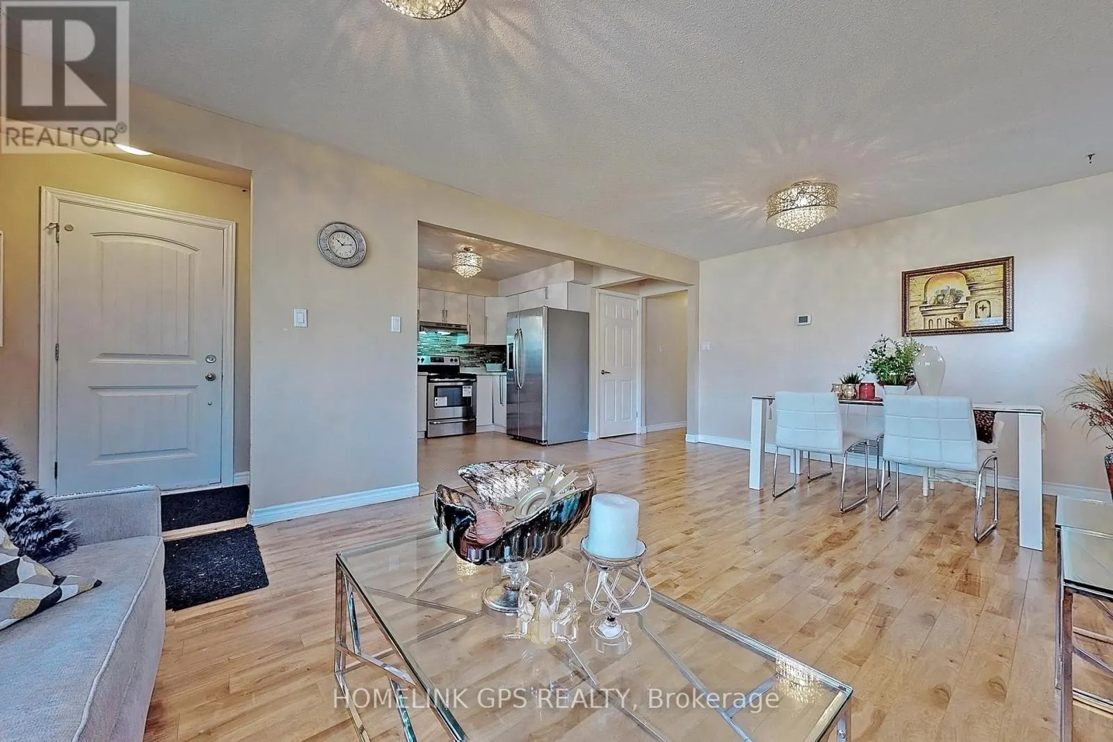 267 ELGIN MILLS ROAD W