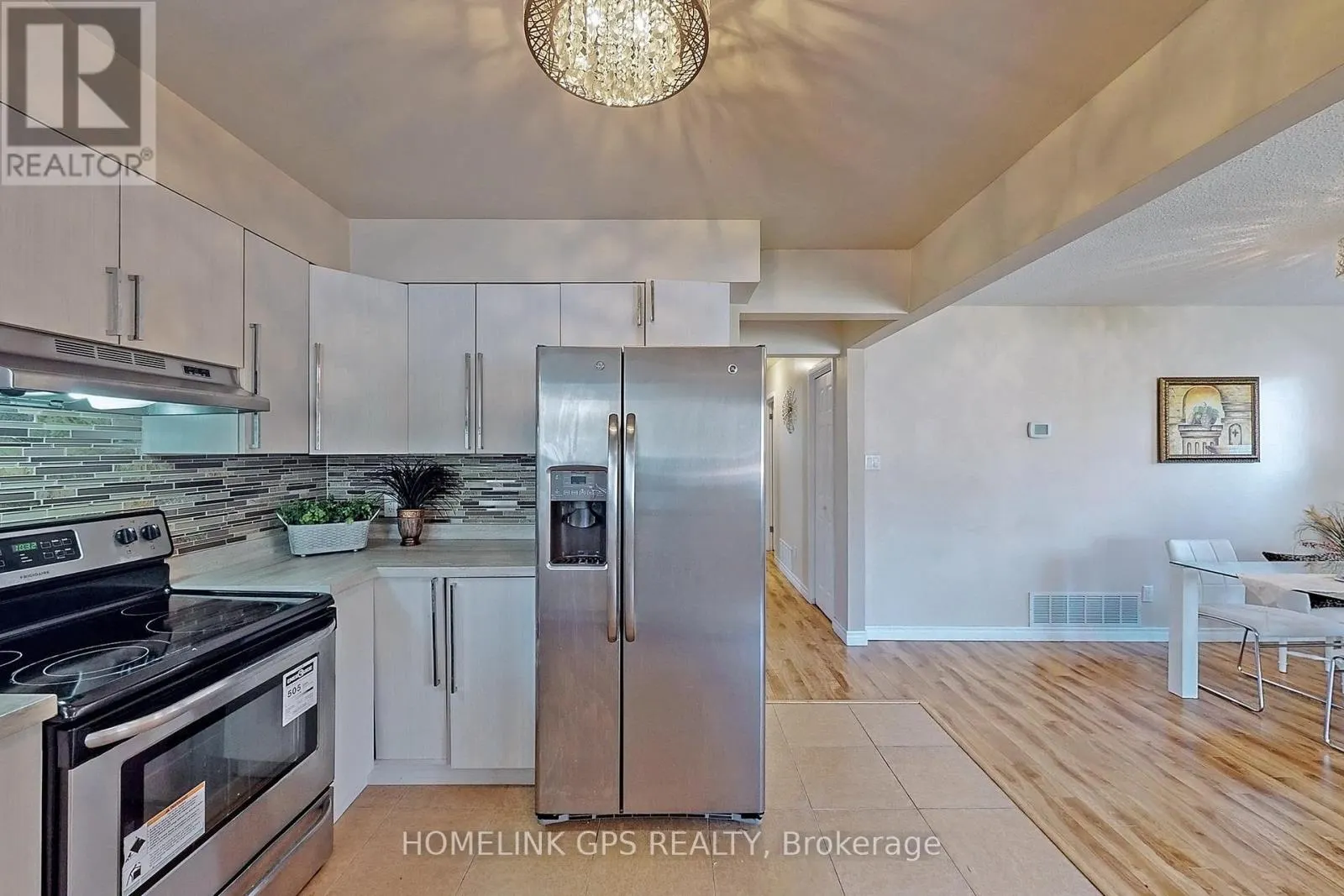 267 ELGIN MILLS ROAD W