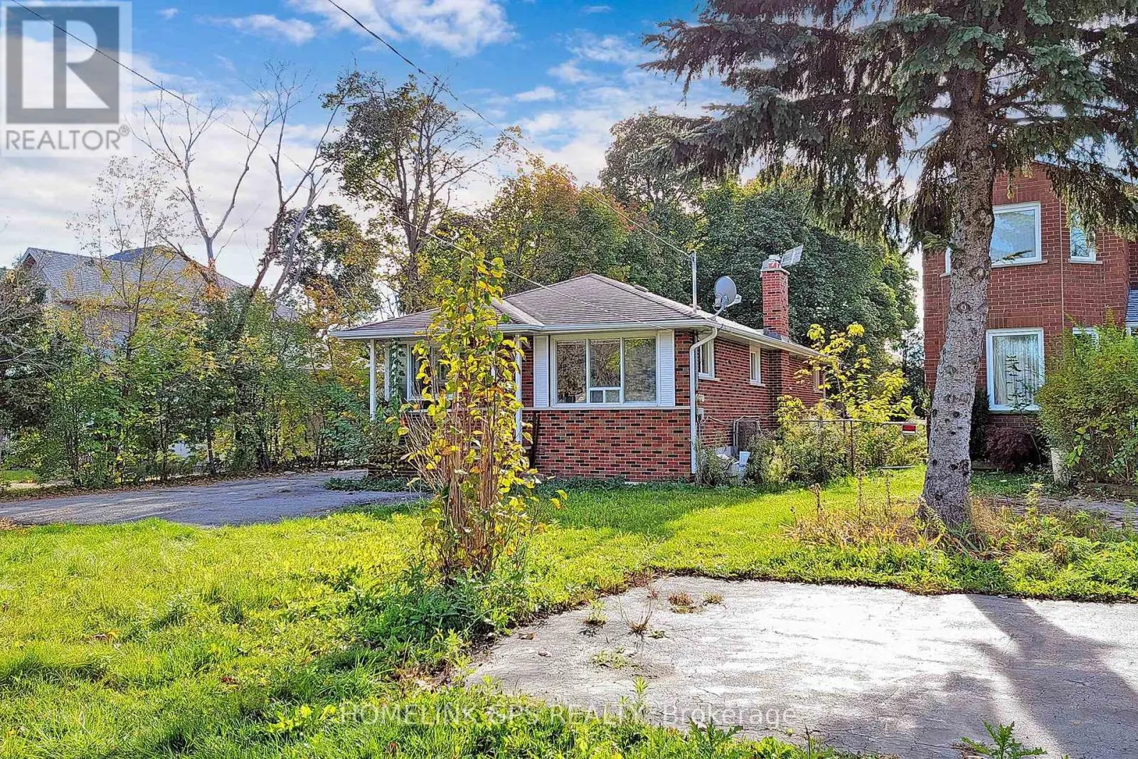267 ELGIN MILLS ROAD W