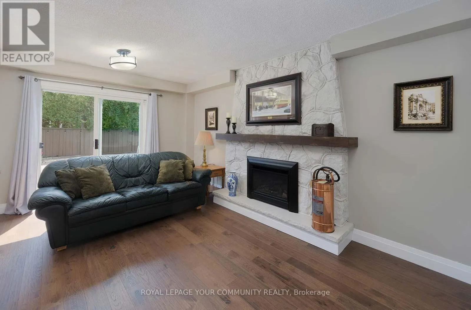 35 JOHN DEXTER PLACE