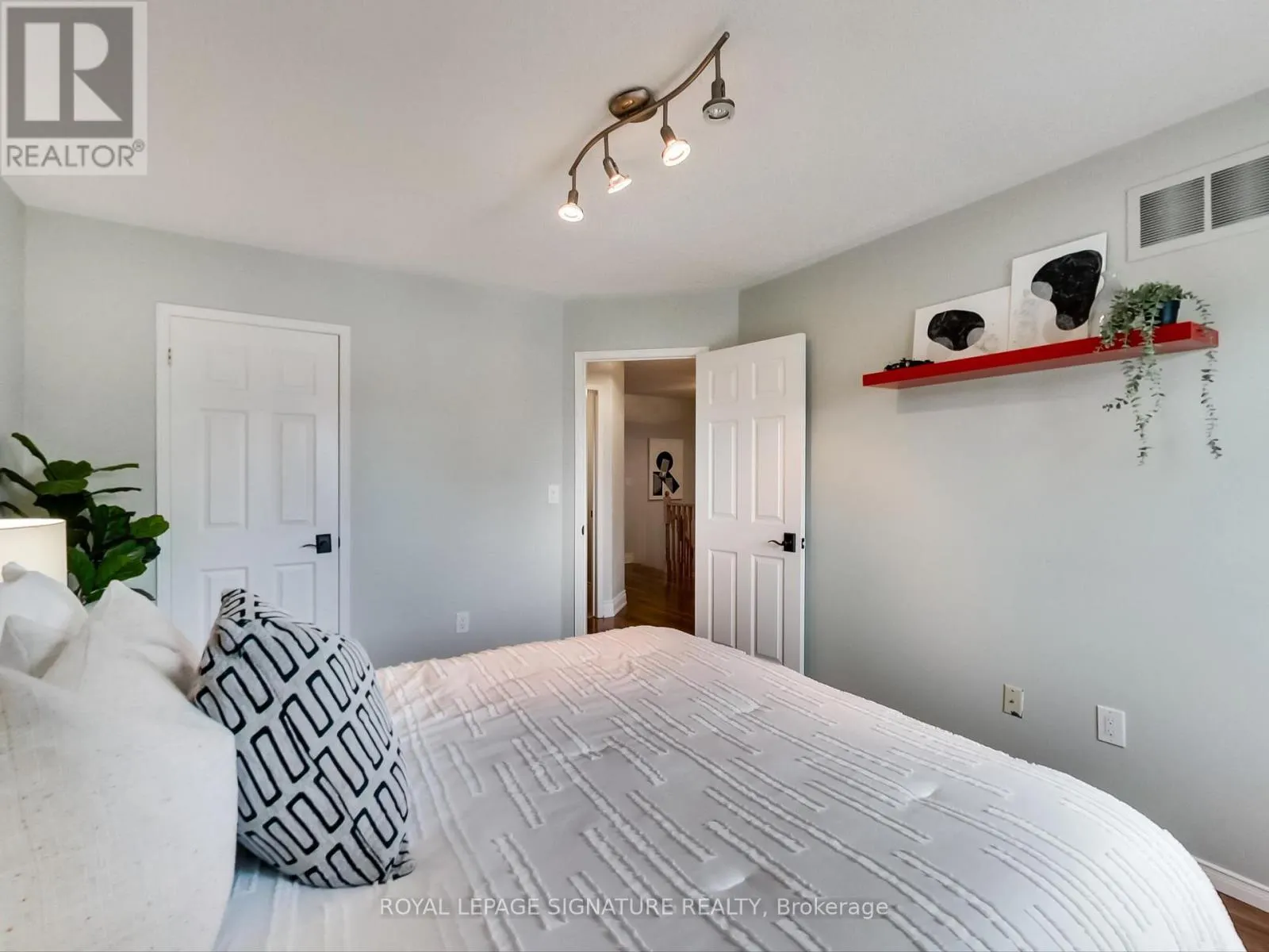 75 MONTE CARLO DRIVE