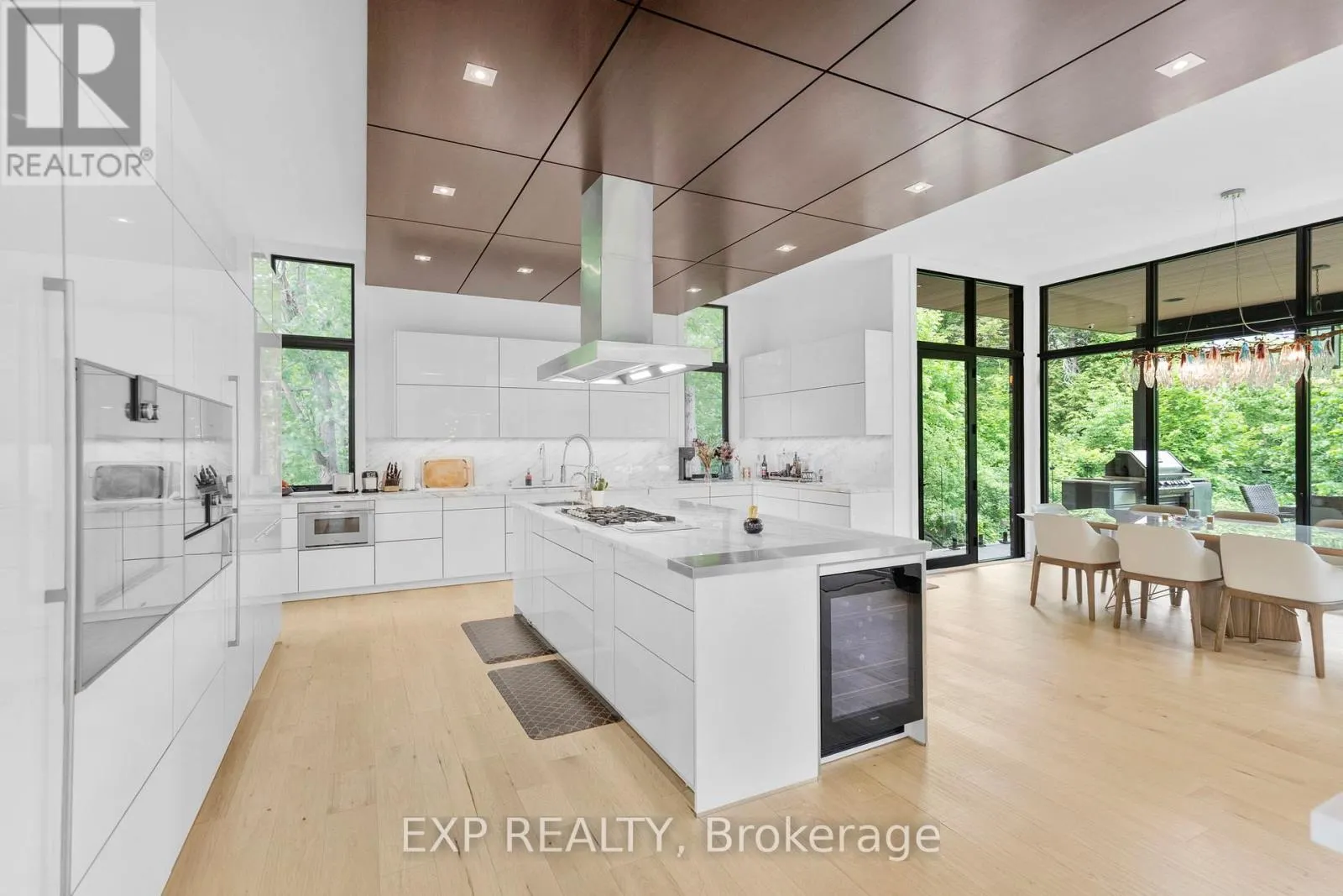 8 CACHET PARKWAY