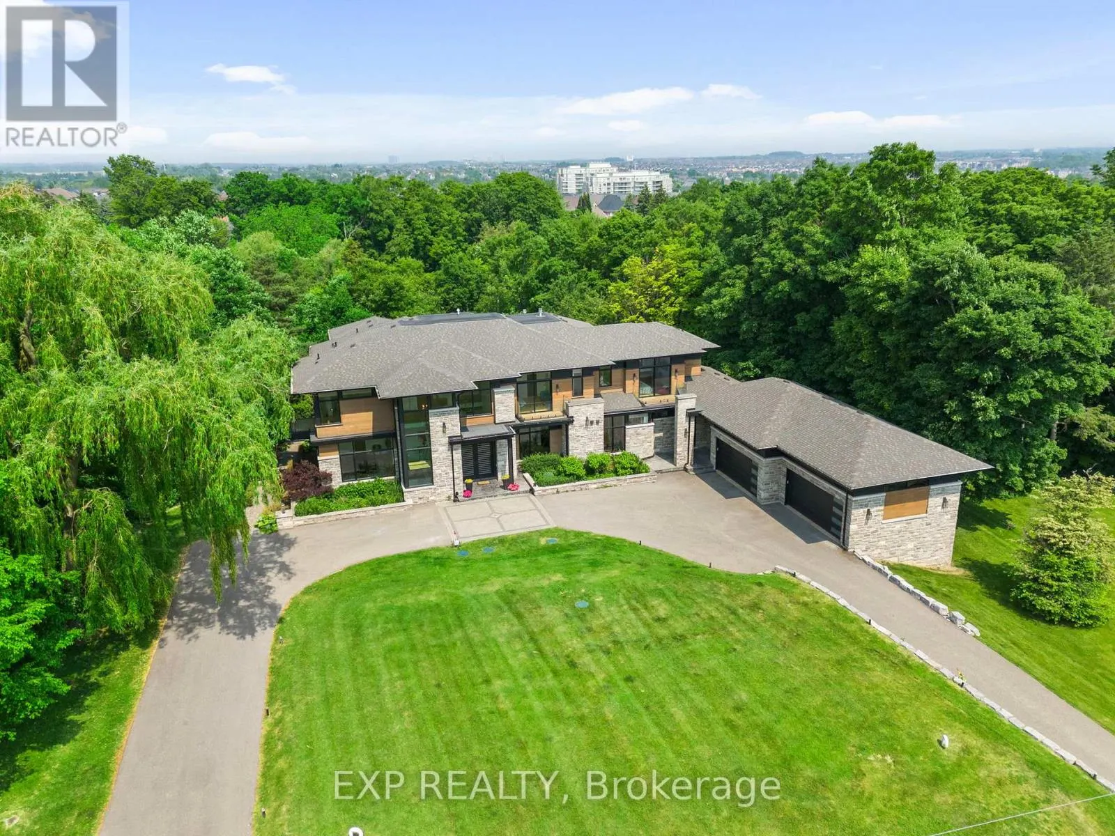 8 CACHET PARKWAY