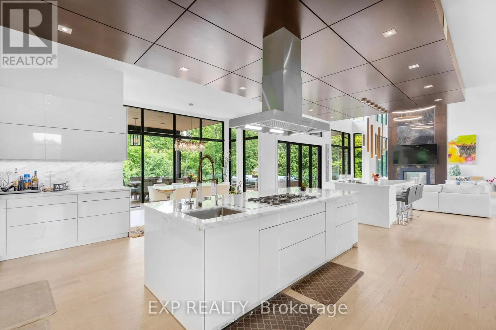 8 CACHET PARKWAY
