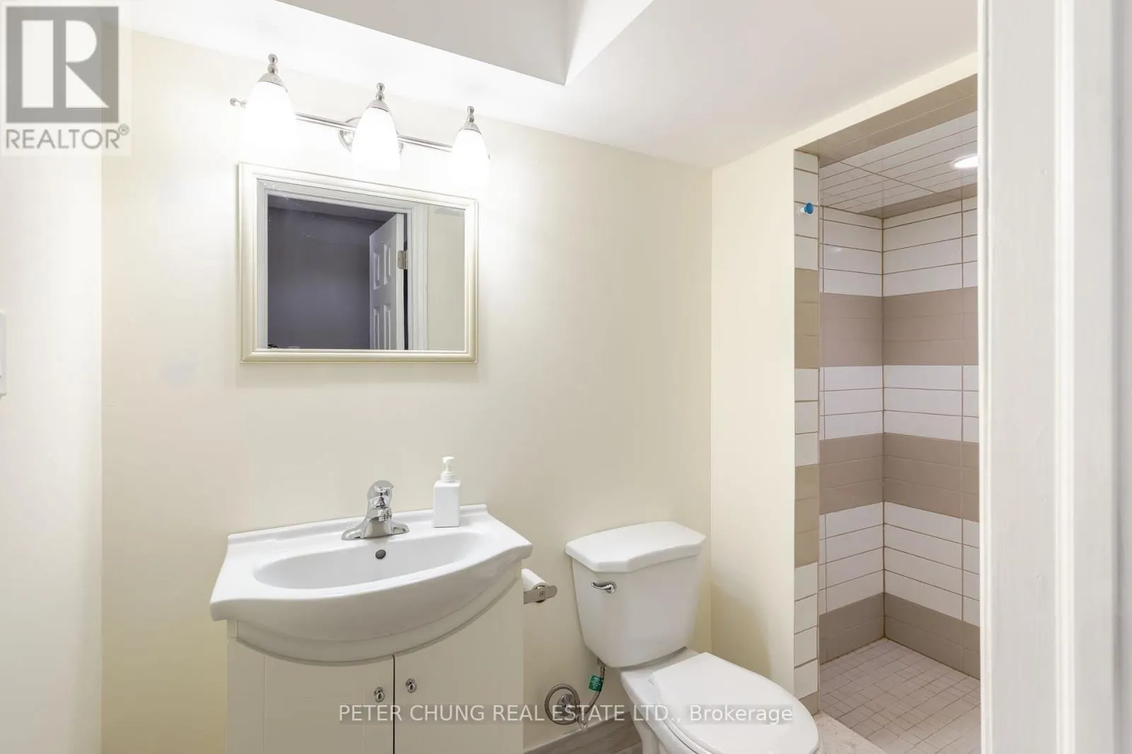 29 UPPER GREENSBOROUGH DRIVE