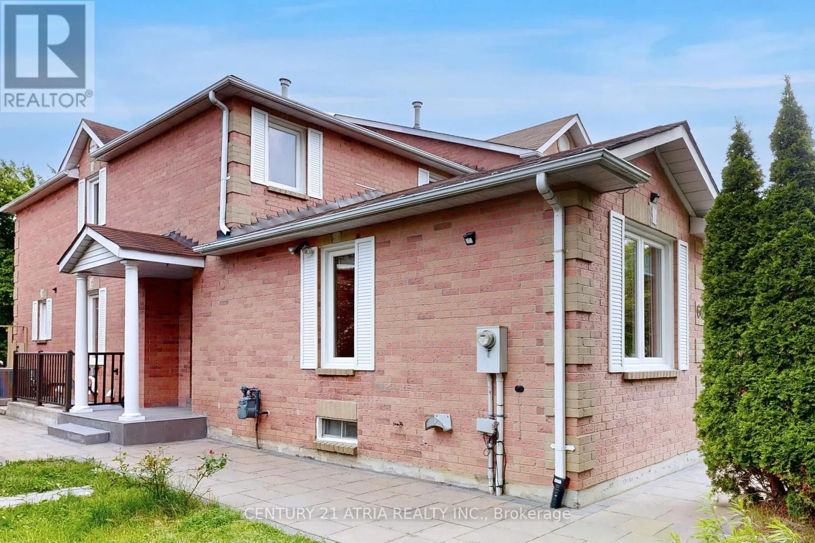 60 STEEPLEVIEW CRESCENT