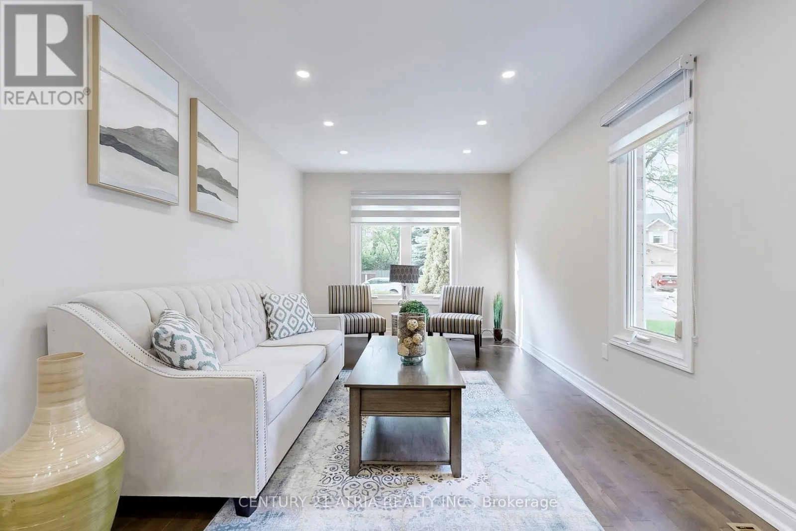 60 STEEPLEVIEW CRESCENT