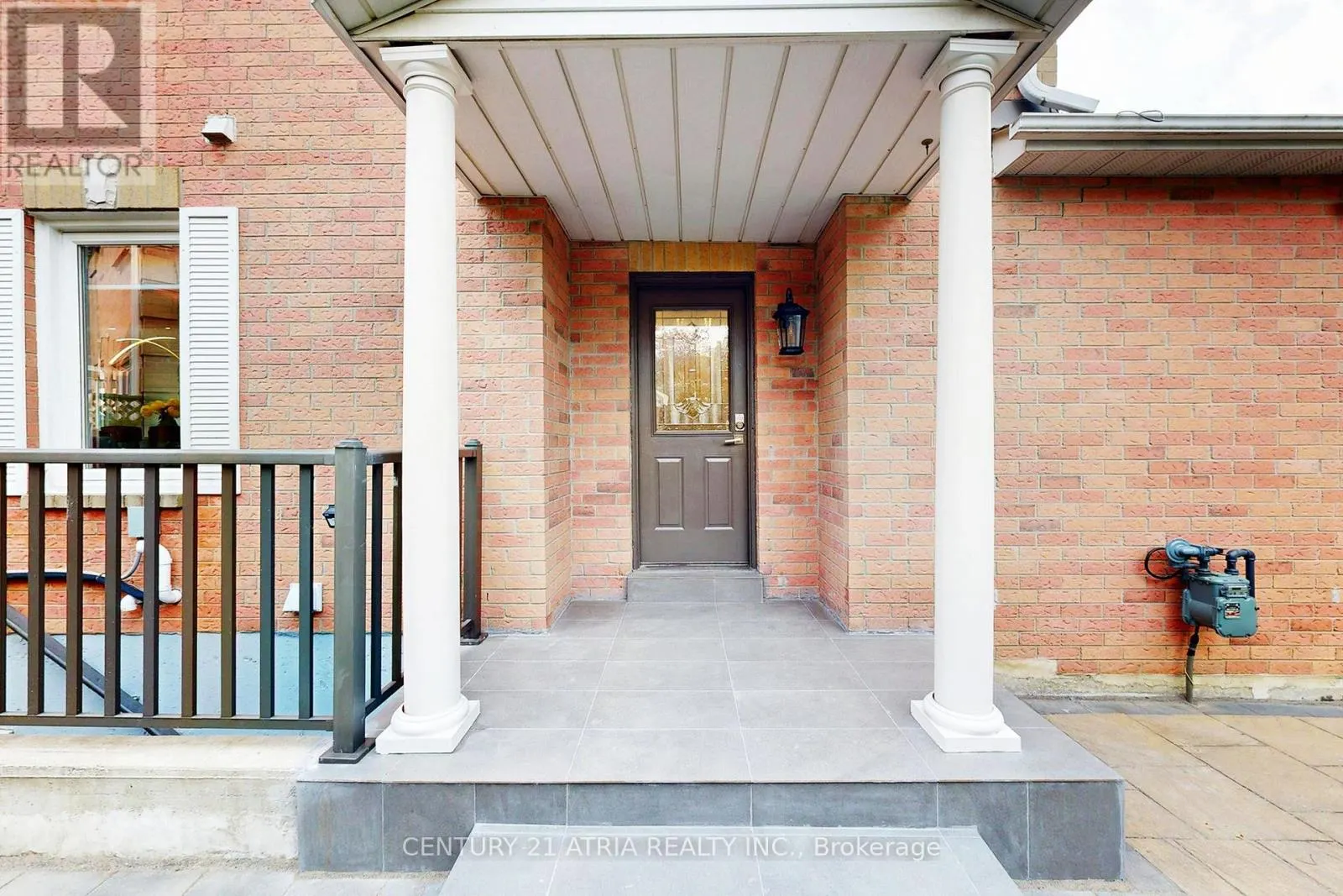 60 STEEPLEVIEW CRESCENT