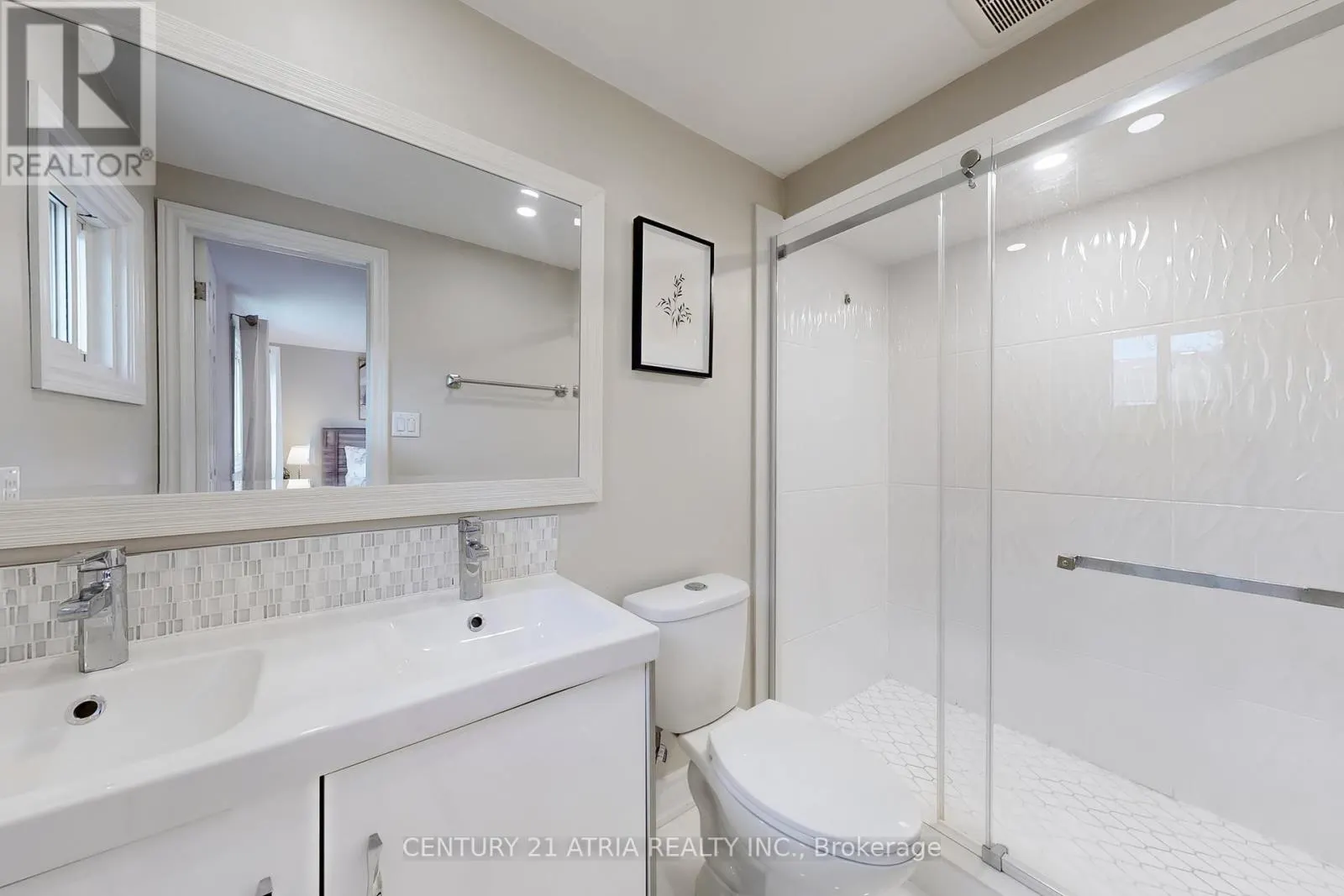 60 STEEPLEVIEW CRESCENT