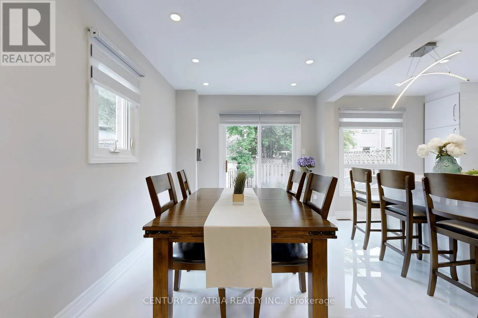 60 STEEPLEVIEW CRESCENT