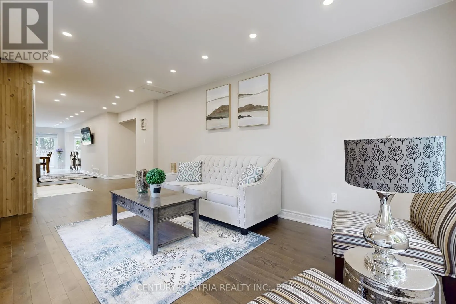 60 STEEPLEVIEW CRESCENT