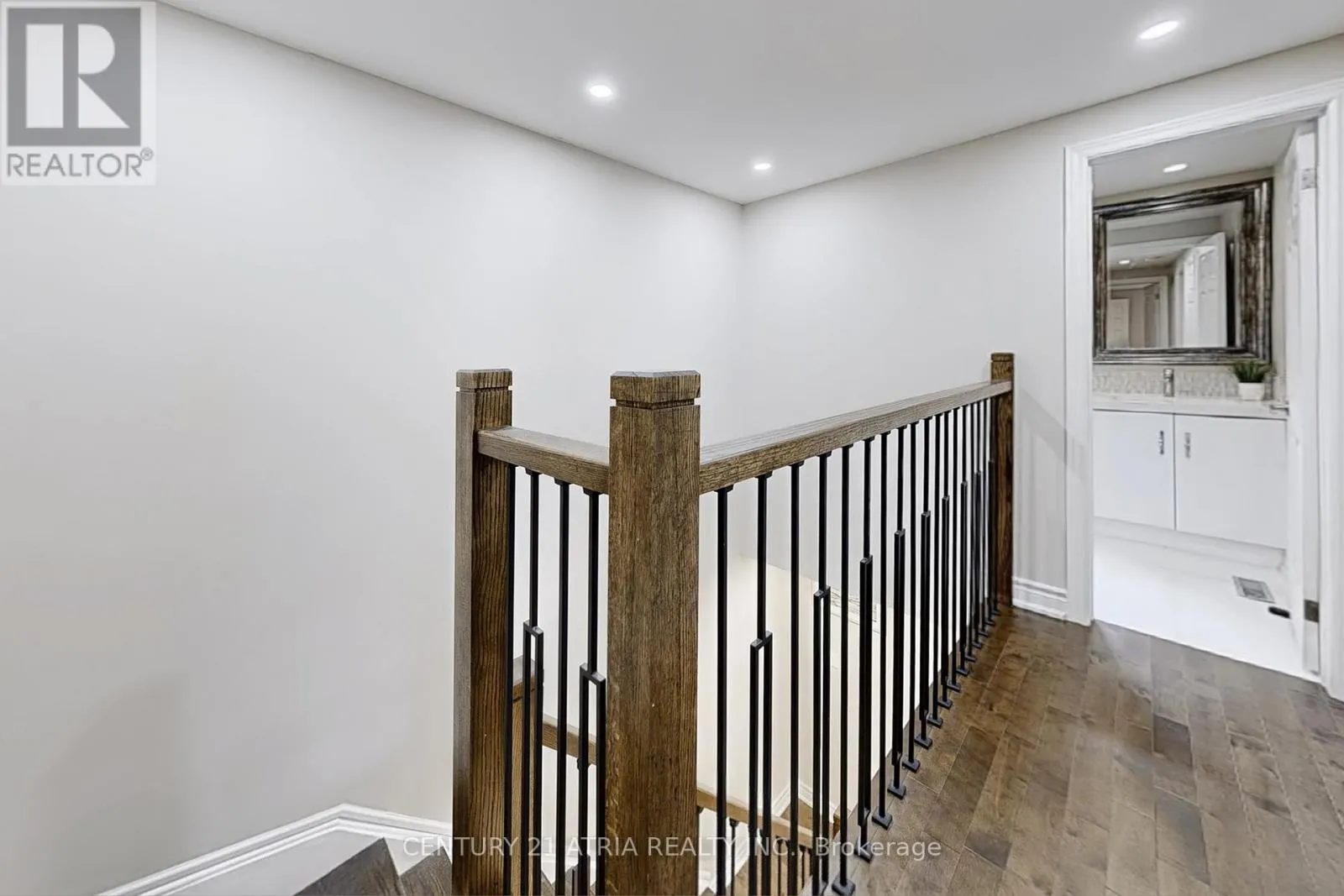 60 STEEPLEVIEW CRESCENT