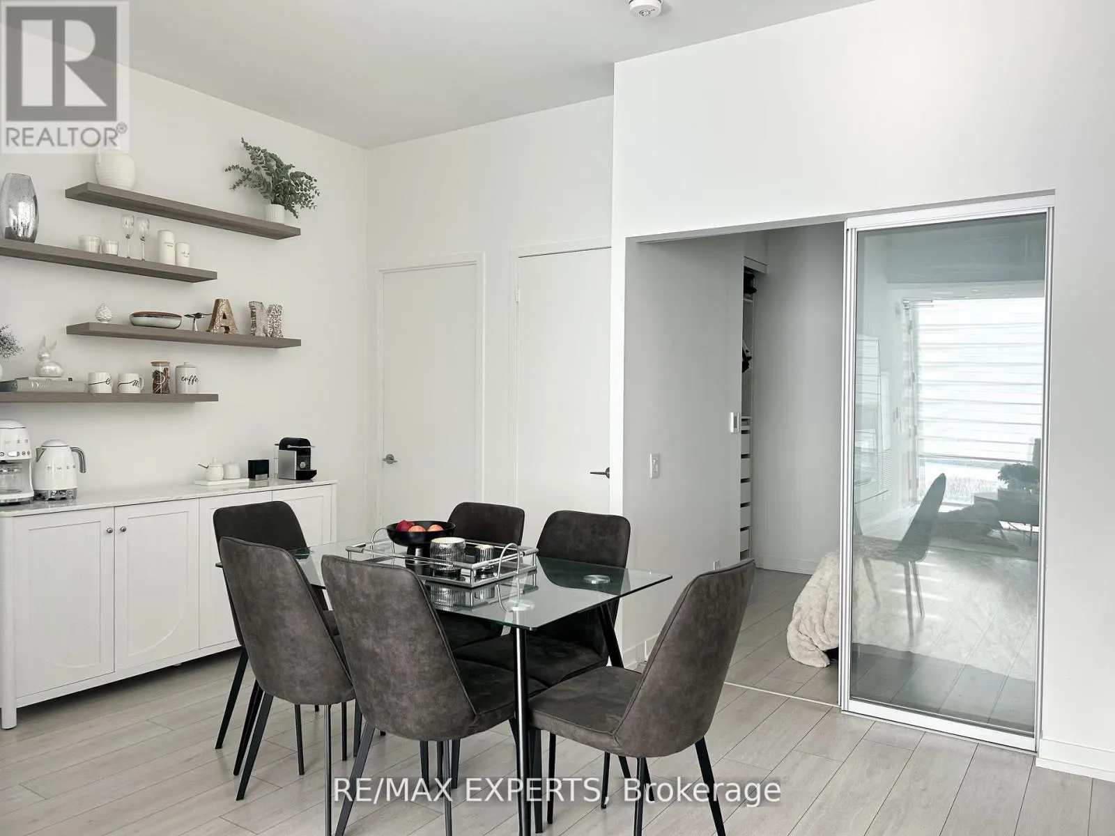 TH05 - 9 BUTTERMILL AVENUE W