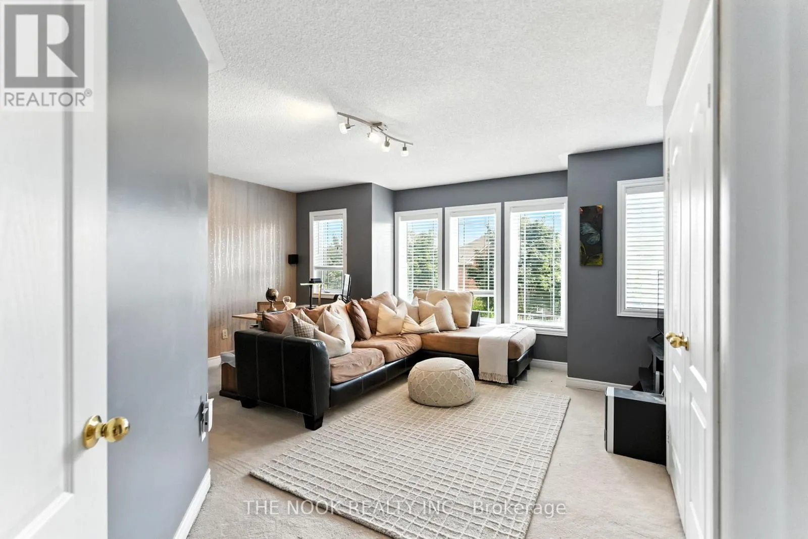 122 ESTATE GARDEN DRIVE