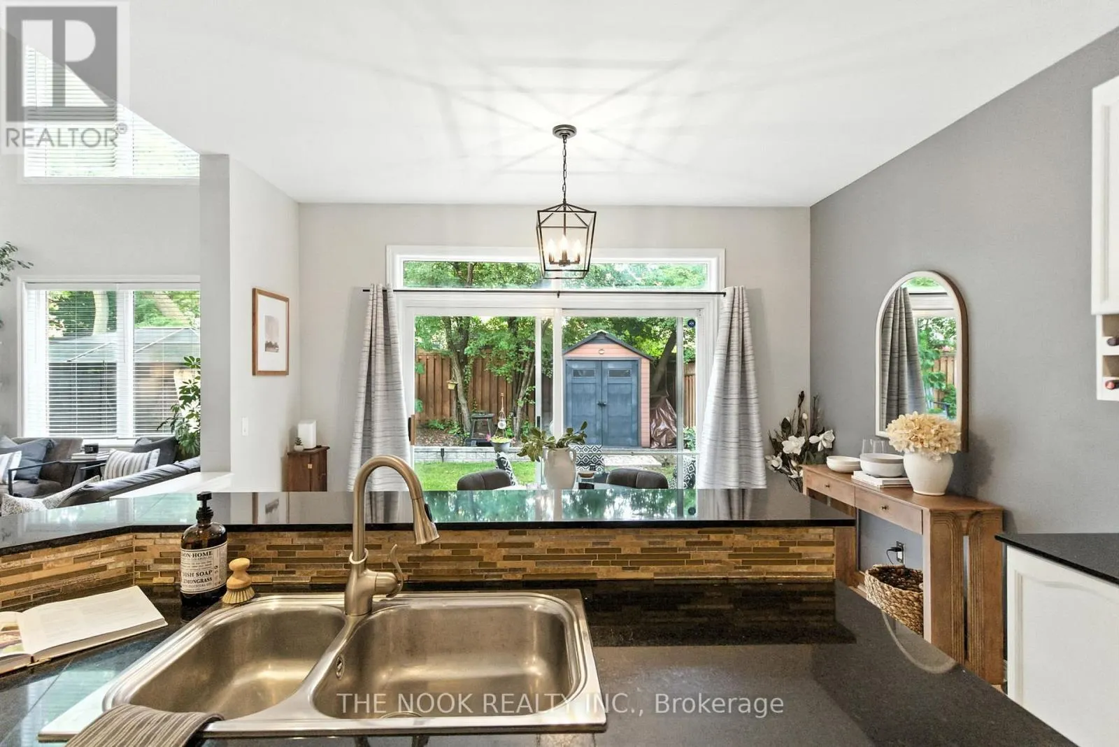 122 ESTATE GARDEN DRIVE