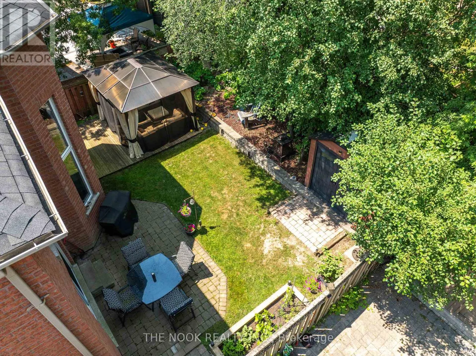 122 ESTATE GARDEN DRIVE