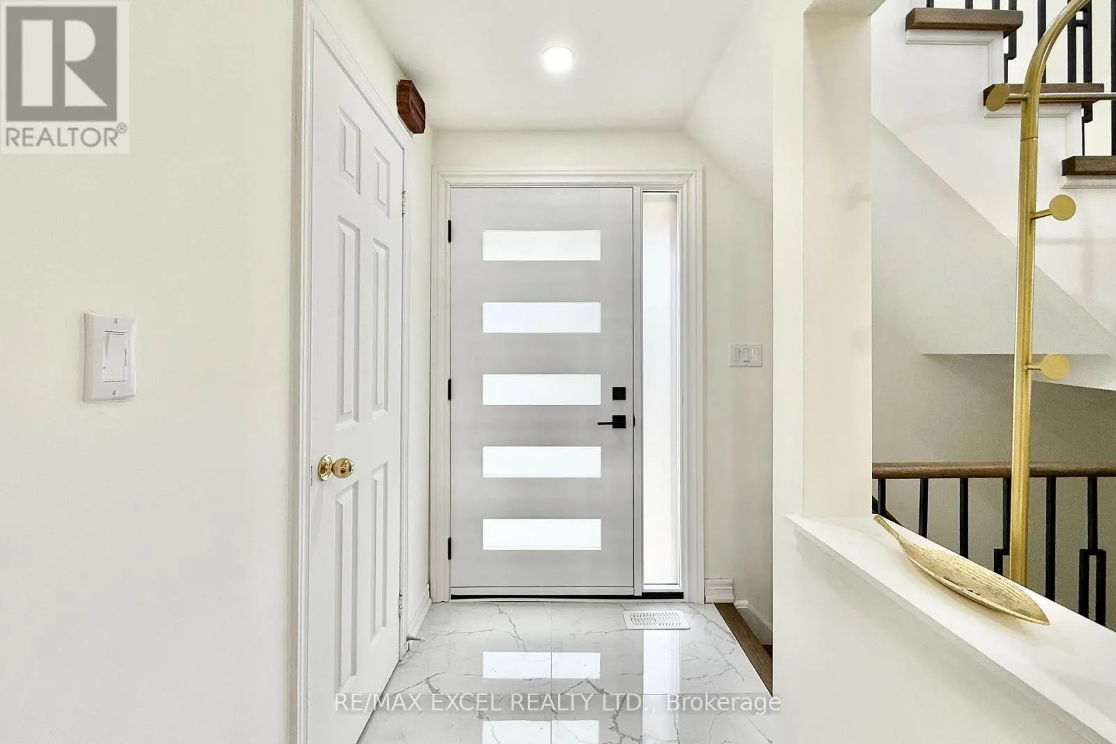 455 WHITE'S HILL AVENUE