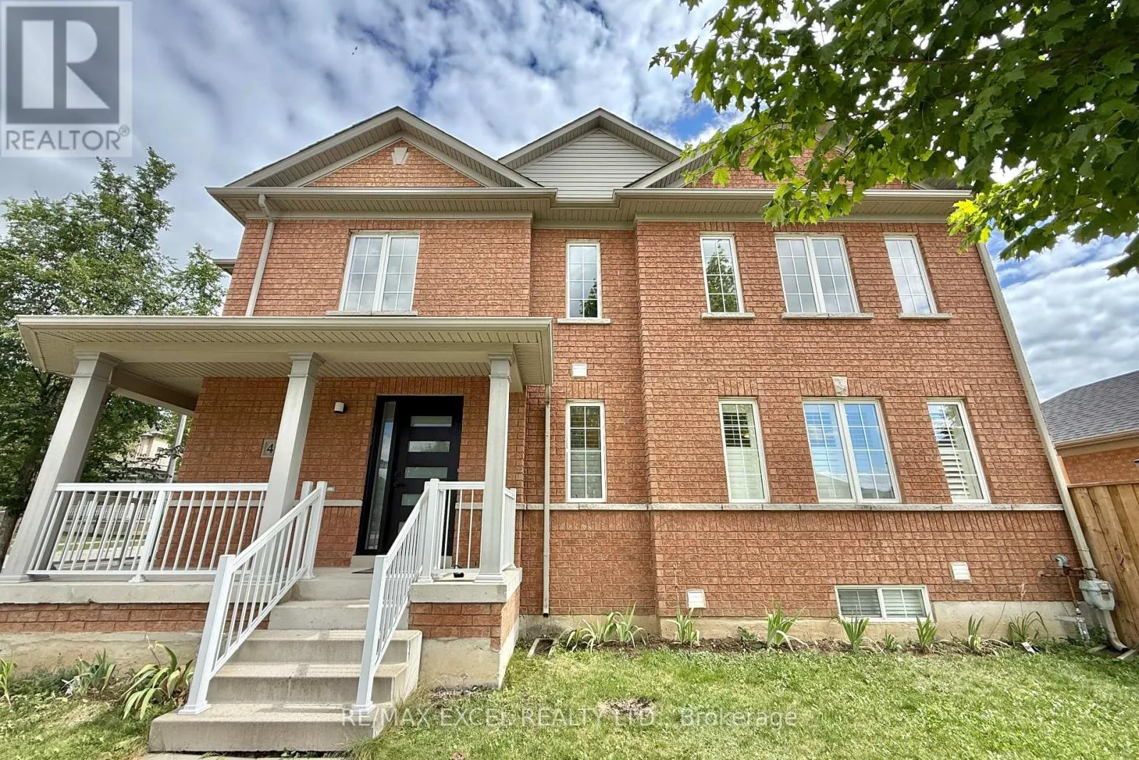 455 WHITE'S HILL AVENUE