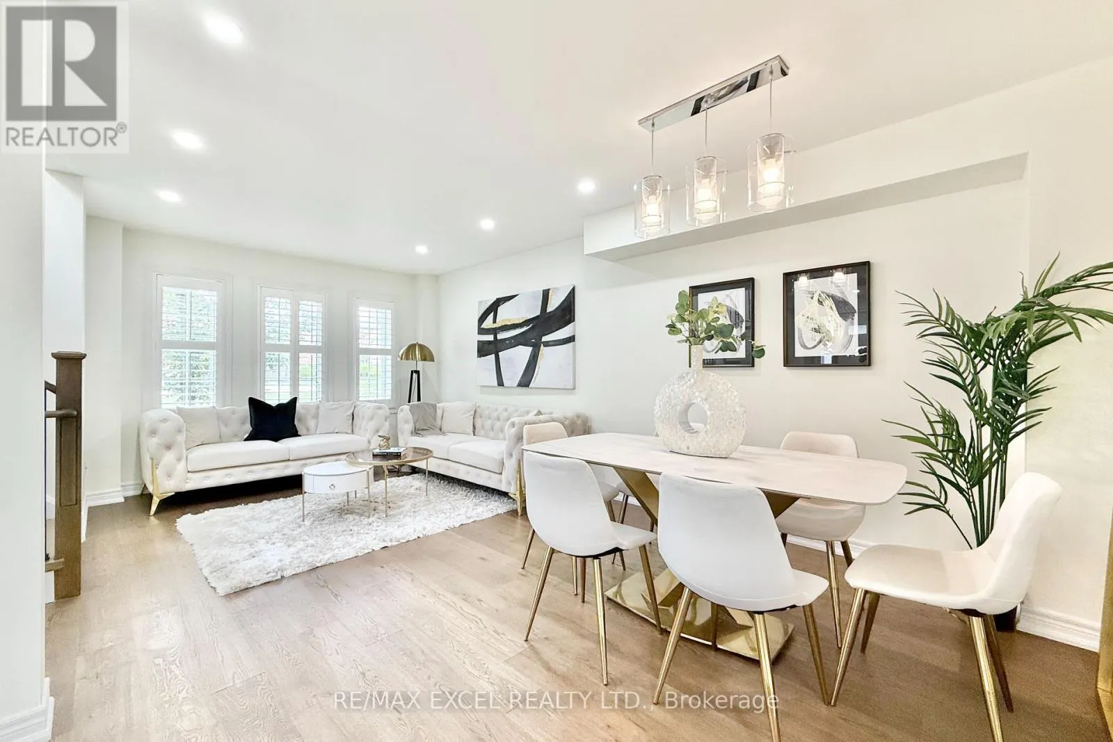 455 WHITE'S HILL AVENUE