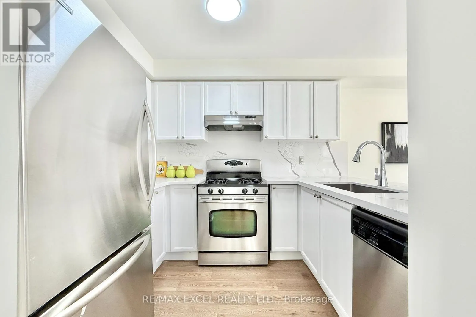 455 WHITE'S HILL AVENUE