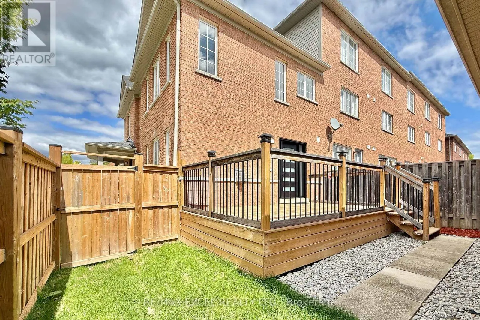 455 WHITE'S HILL AVENUE