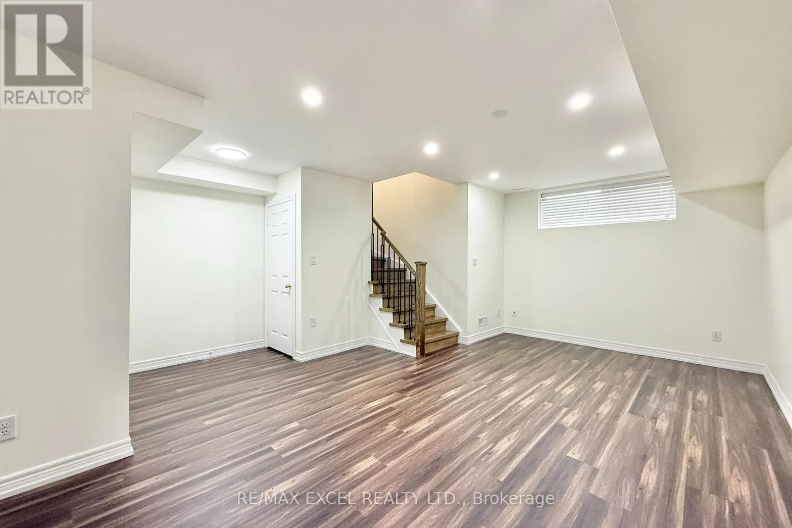 455 WHITE'S HILL AVENUE