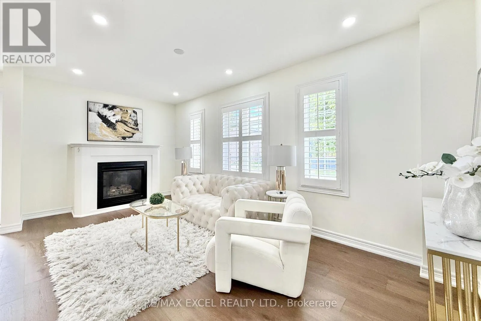 455 WHITE'S HILL AVENUE