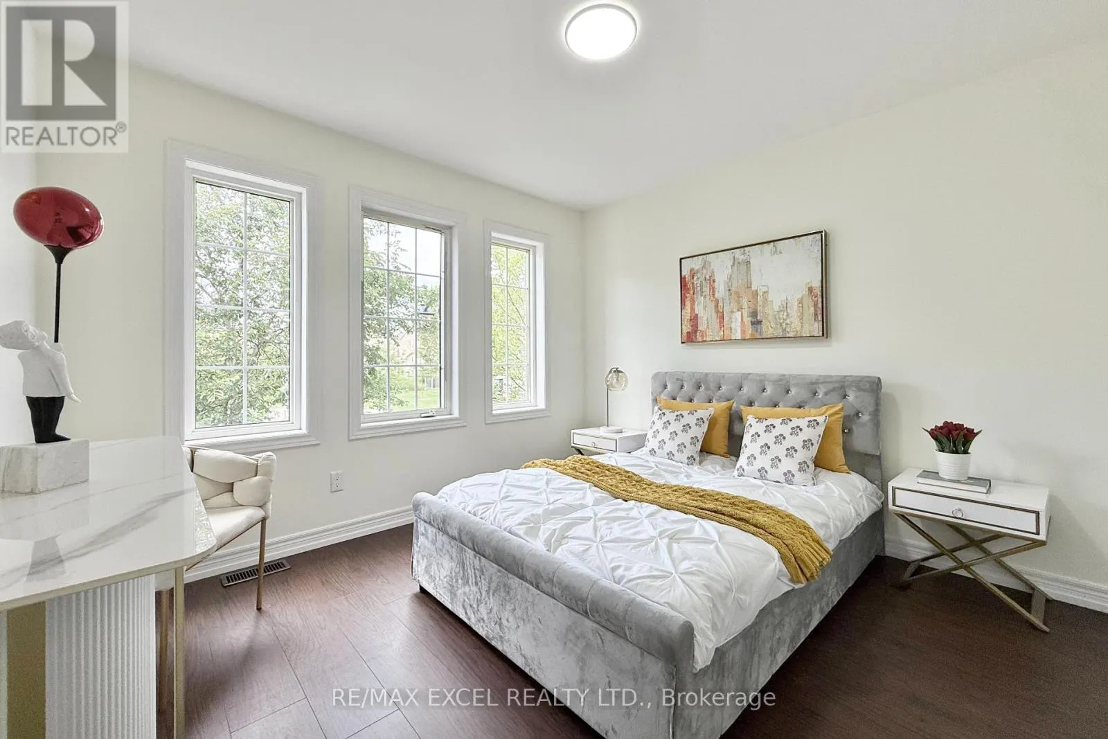 455 WHITE'S HILL AVENUE