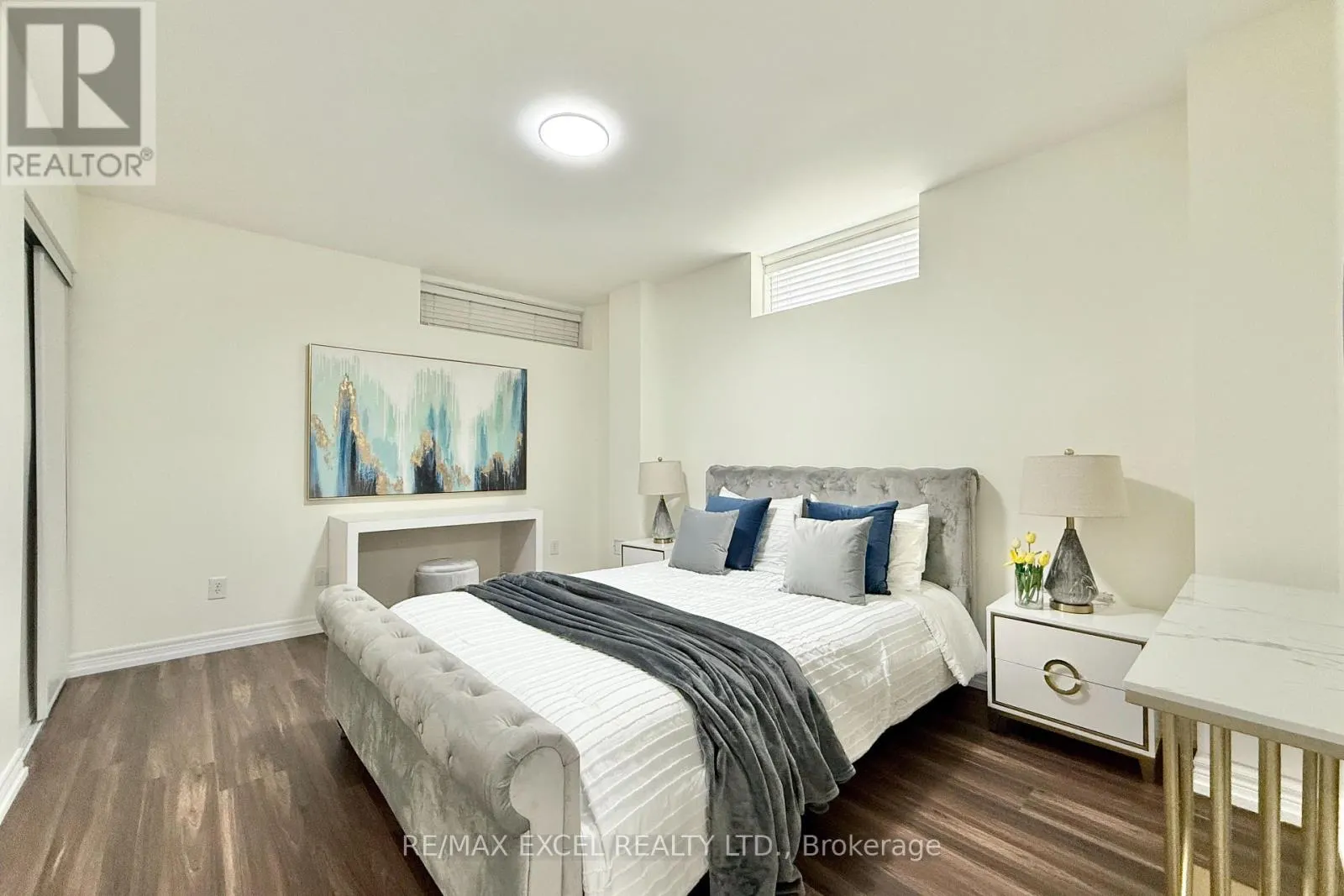455 WHITE'S HILL AVENUE