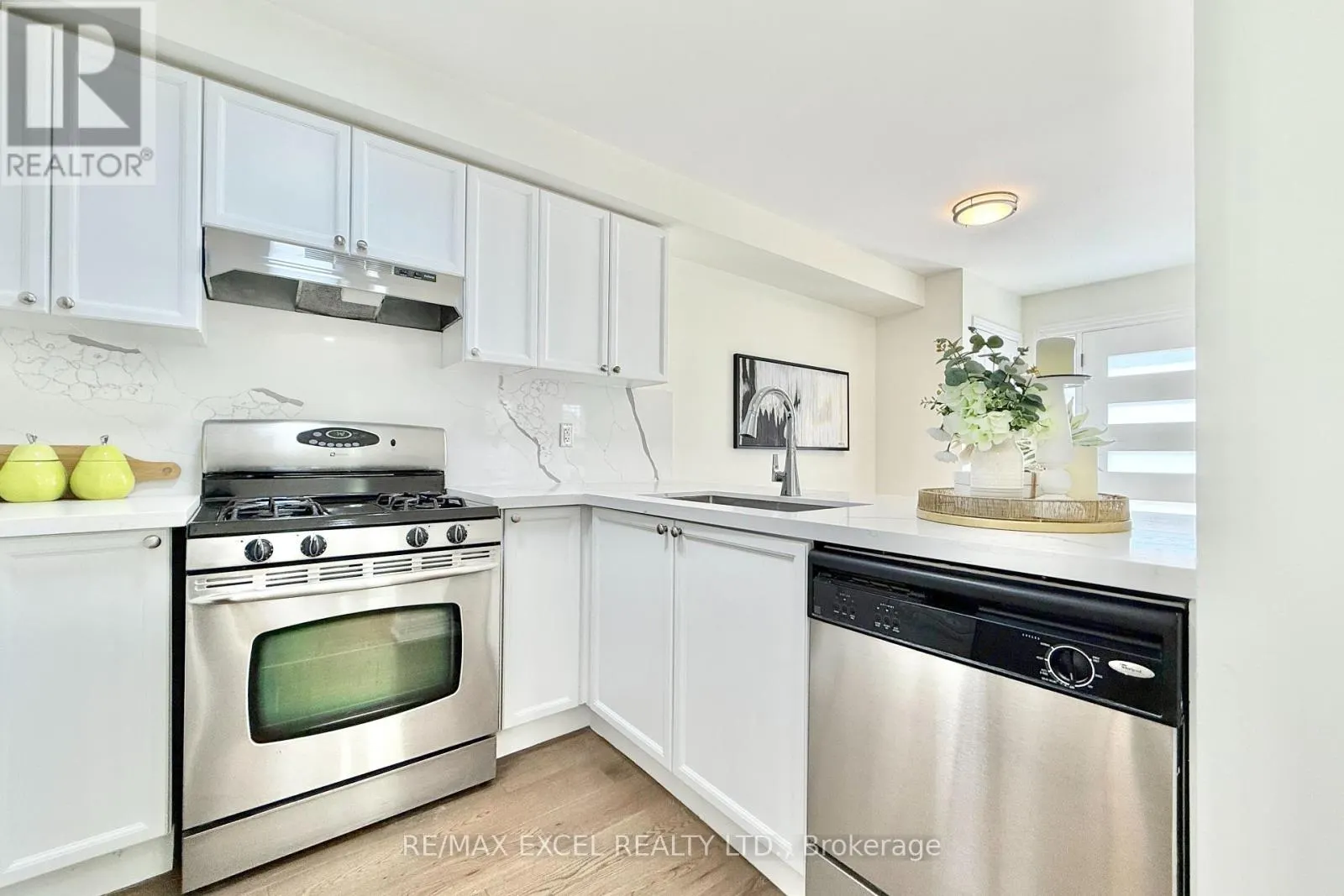 455 WHITE'S HILL AVENUE