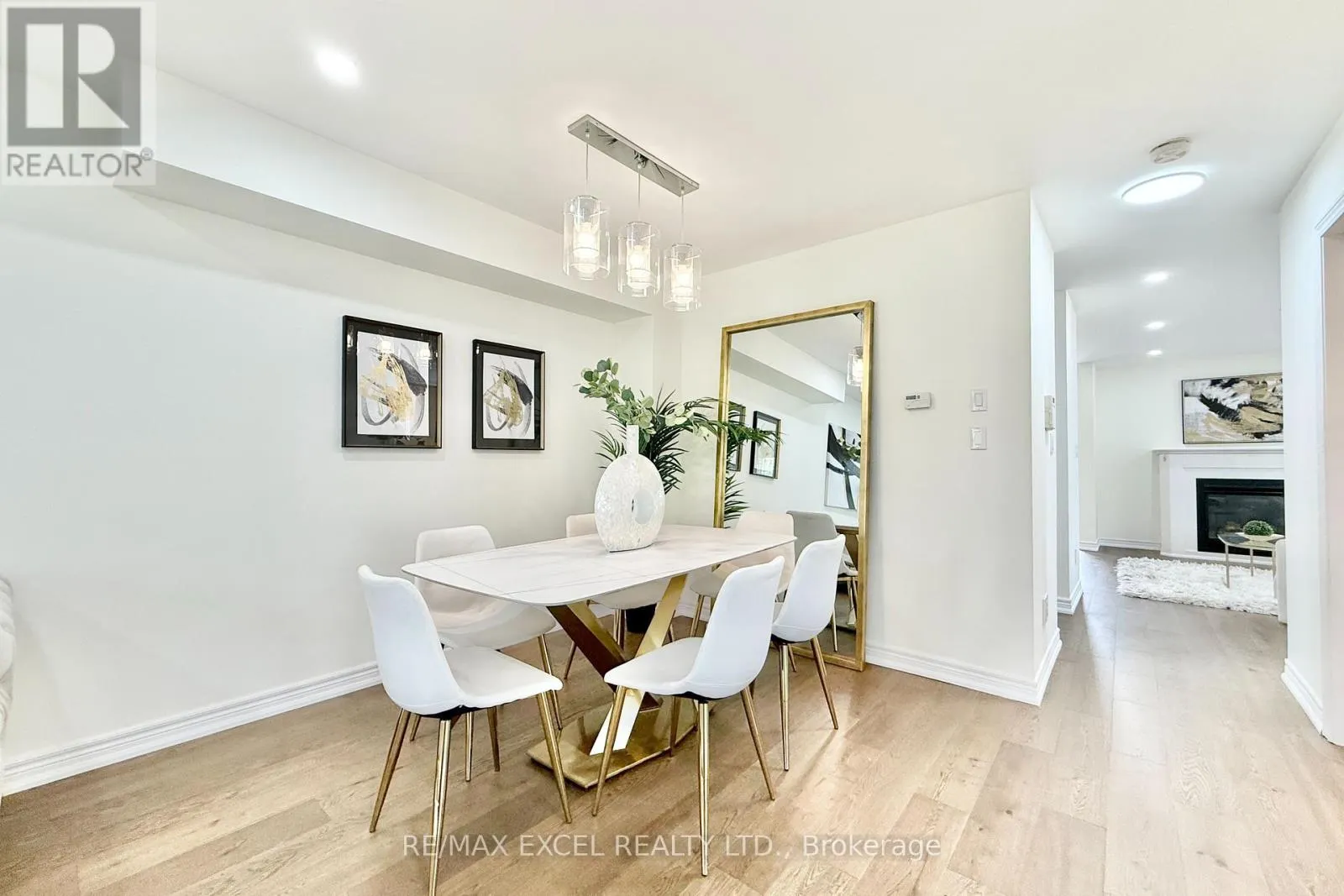 455 WHITE'S HILL AVENUE