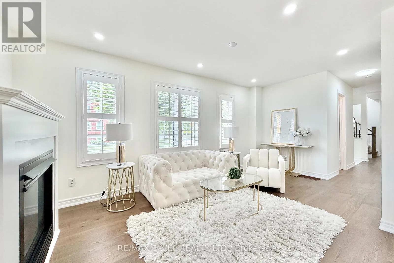 455 WHITE'S HILL AVENUE