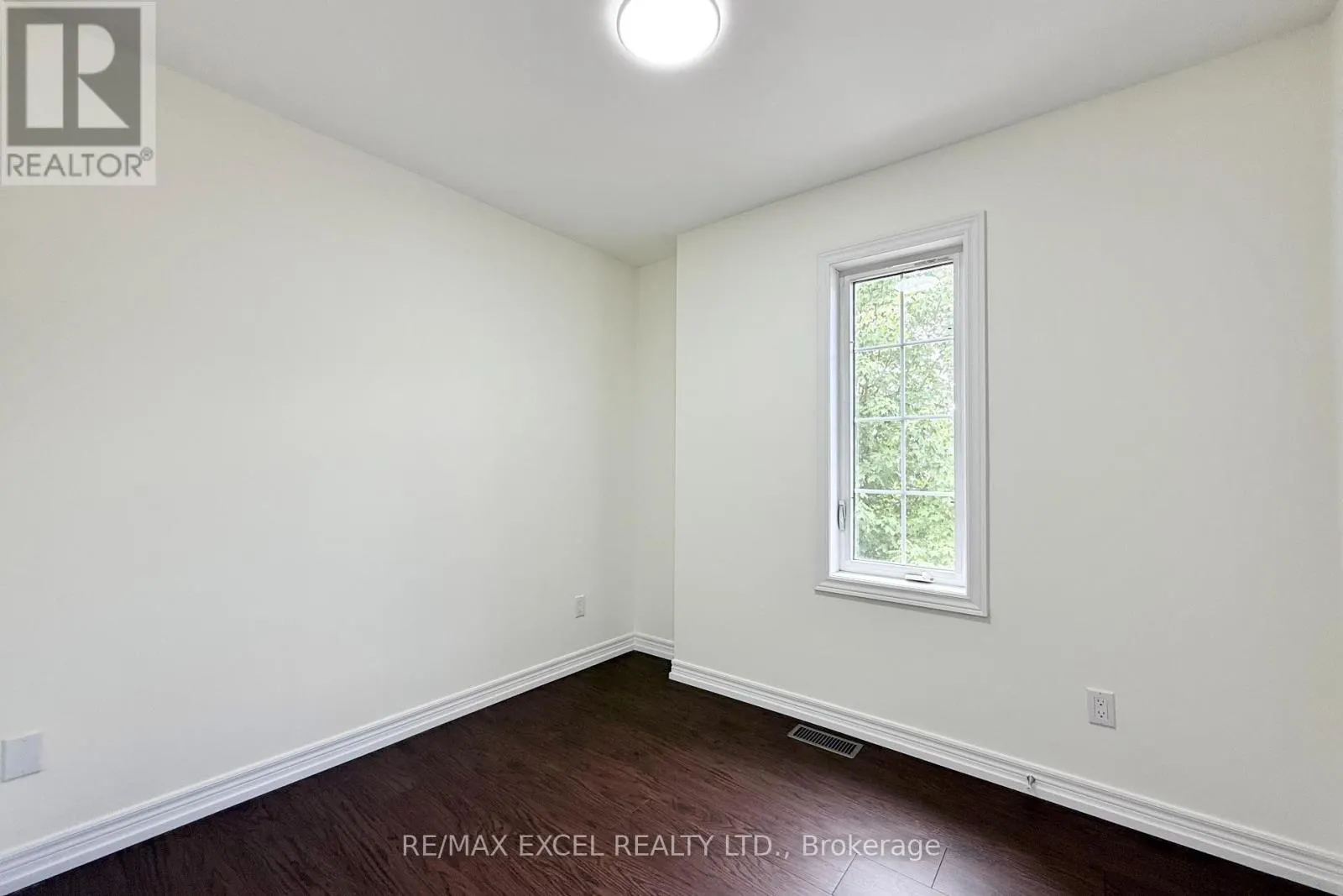 455 WHITE'S HILL AVENUE