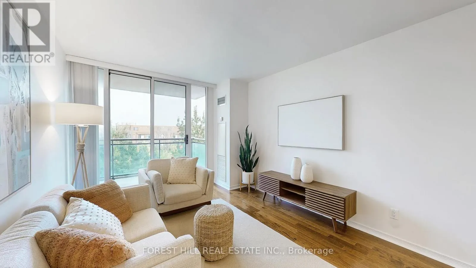 417 - 350 RED MAPLE ROAD
