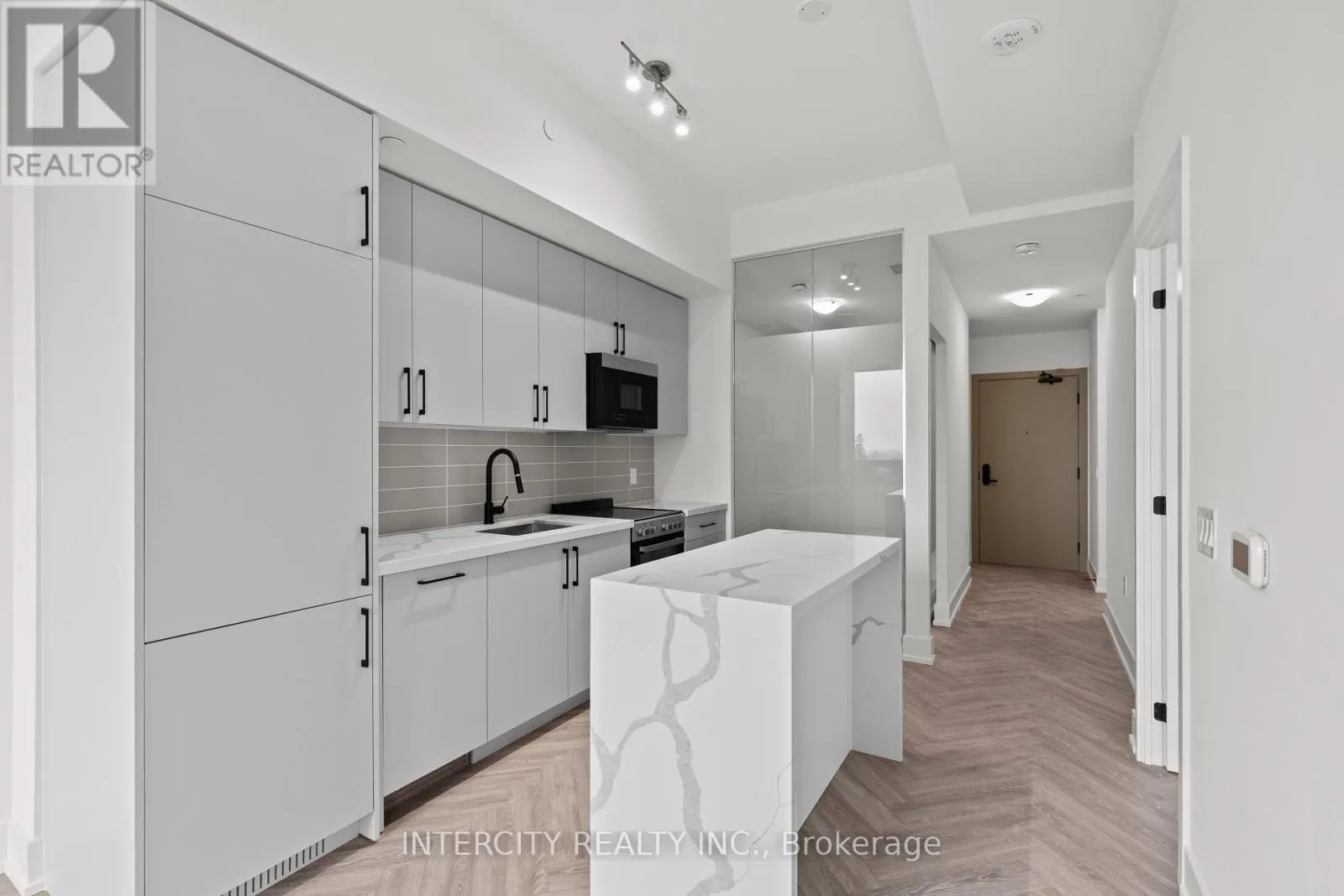 520 - 2075 KING ROAD