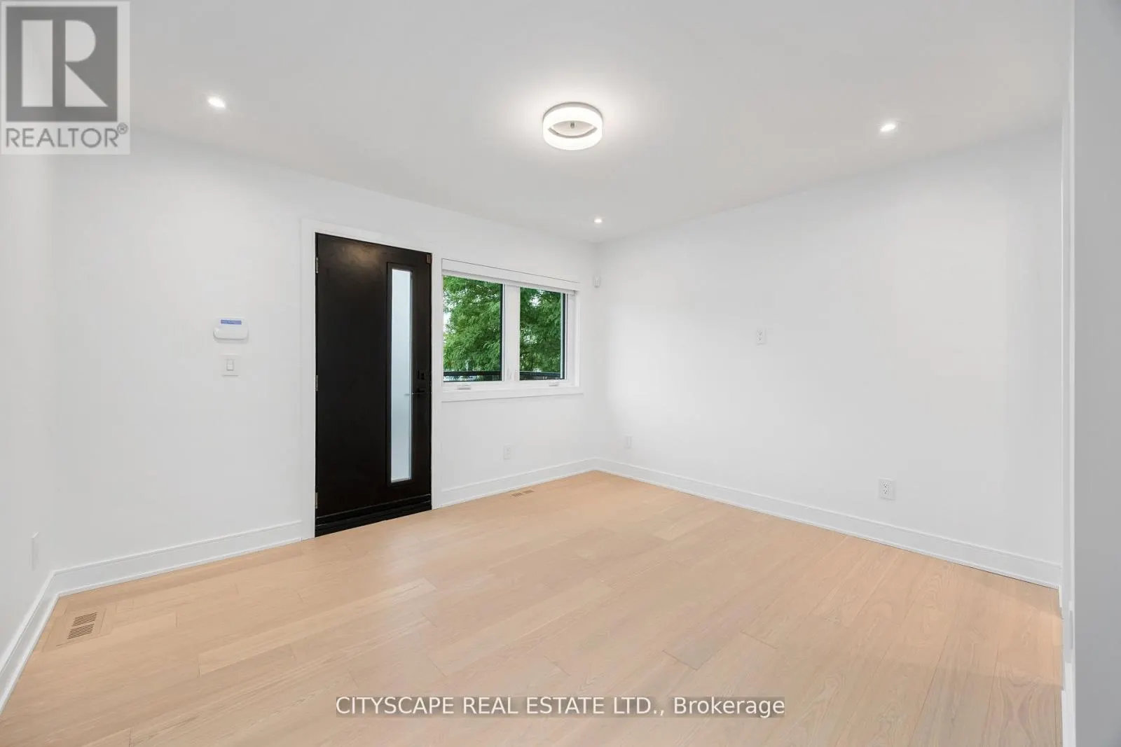 6 PORTREE CRESCENT
