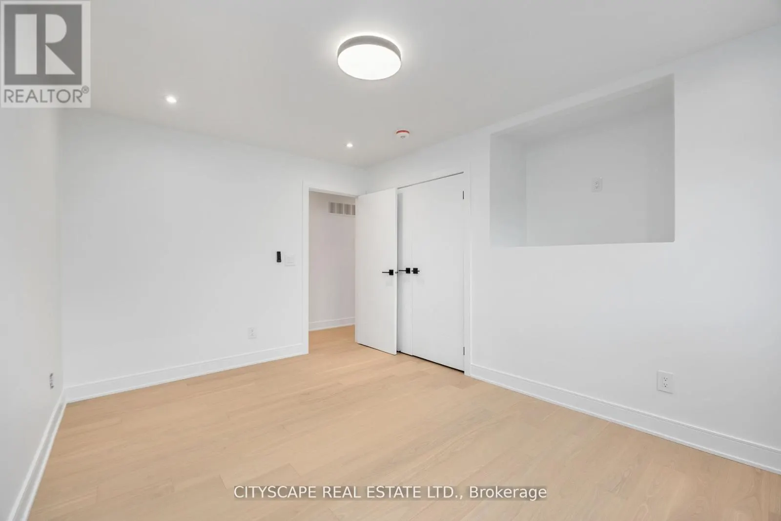 6 PORTREE CRESCENT