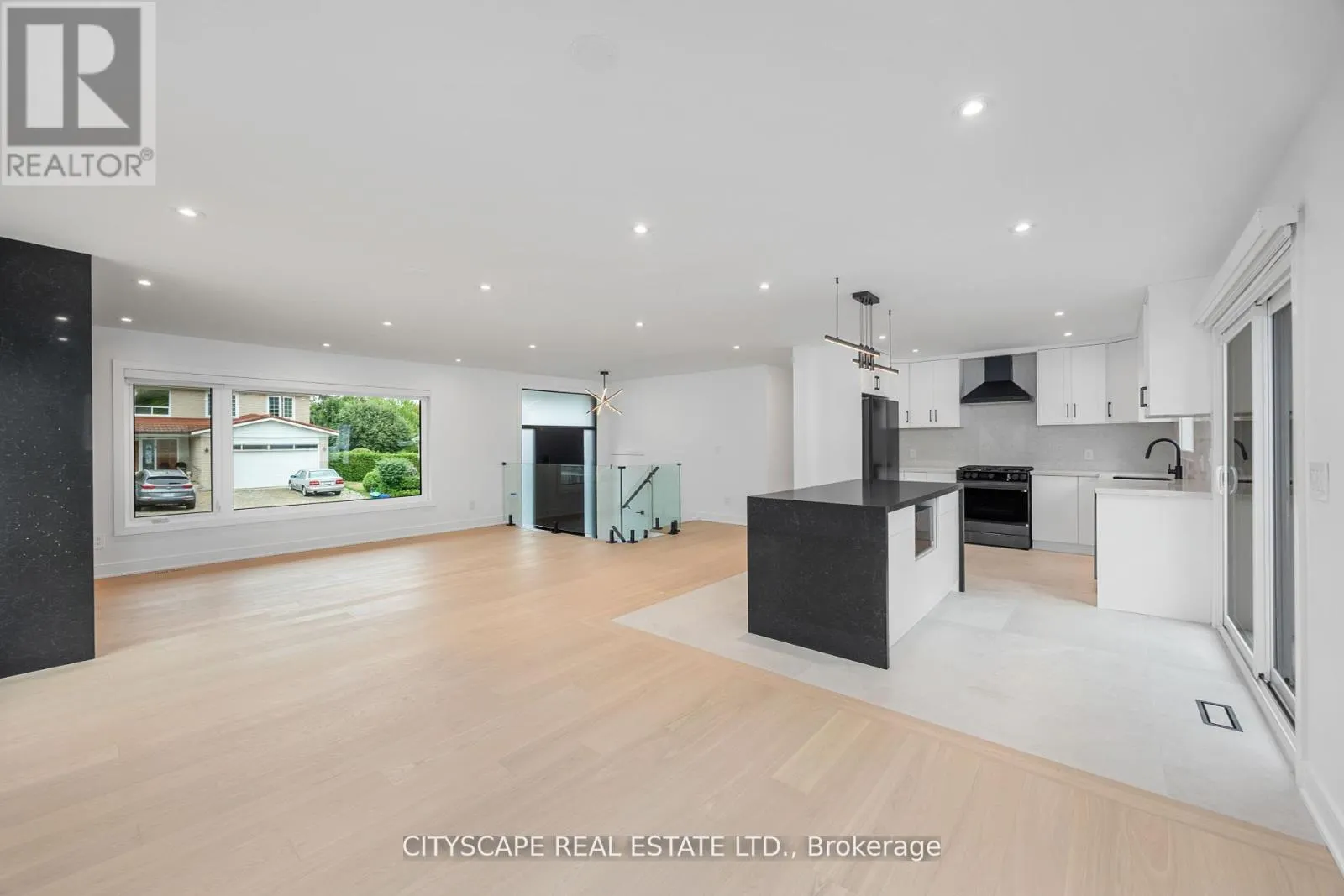 6 PORTREE CRESCENT