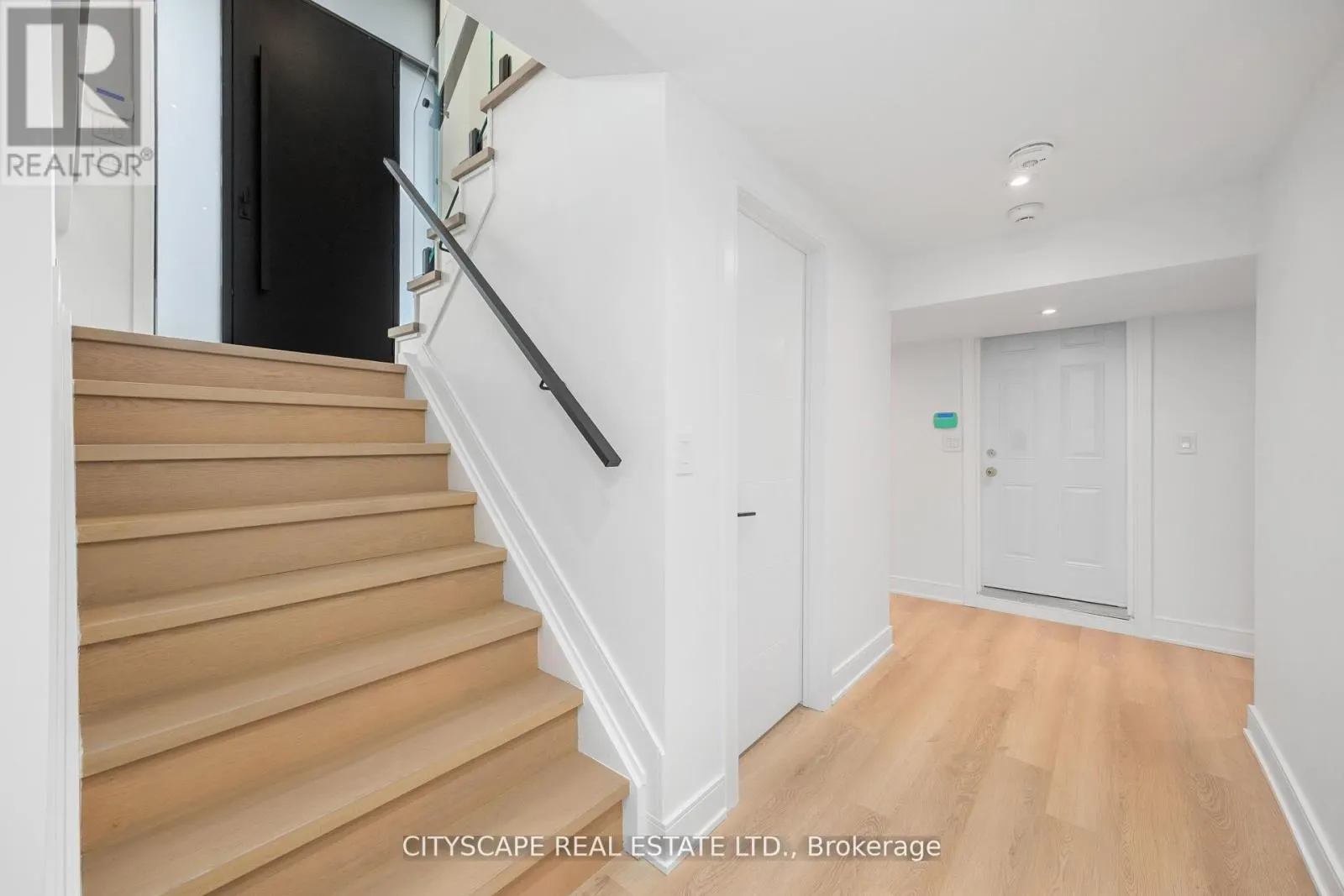 6 PORTREE CRESCENT