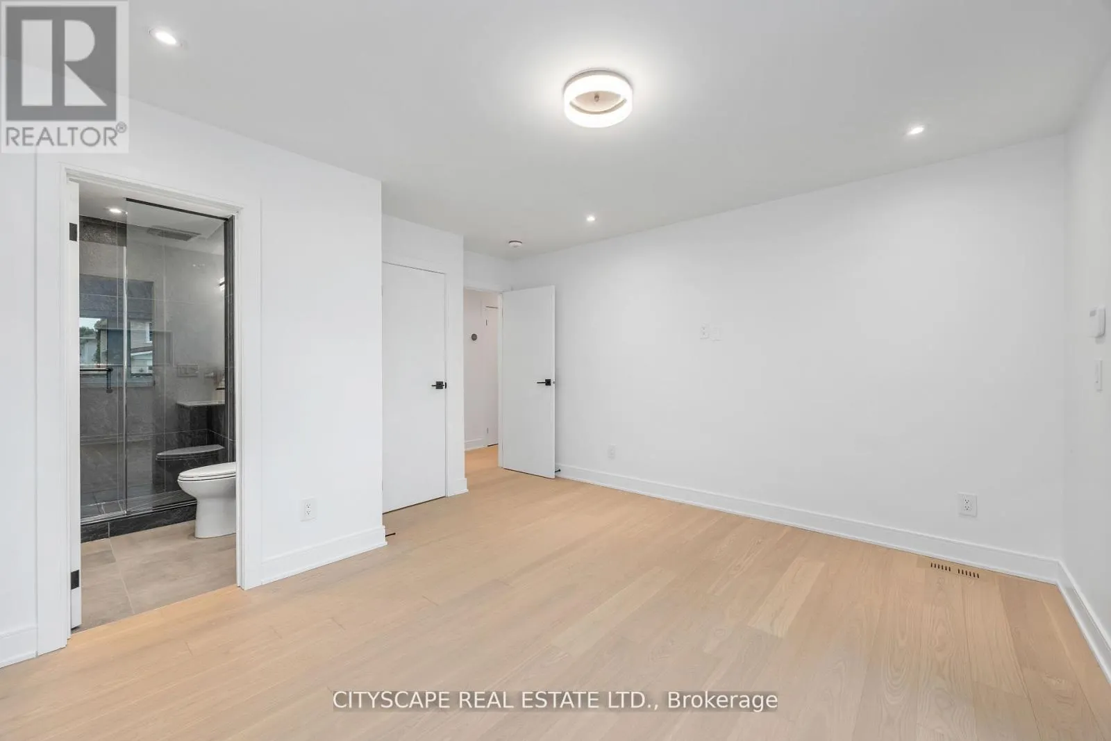 6 PORTREE CRESCENT