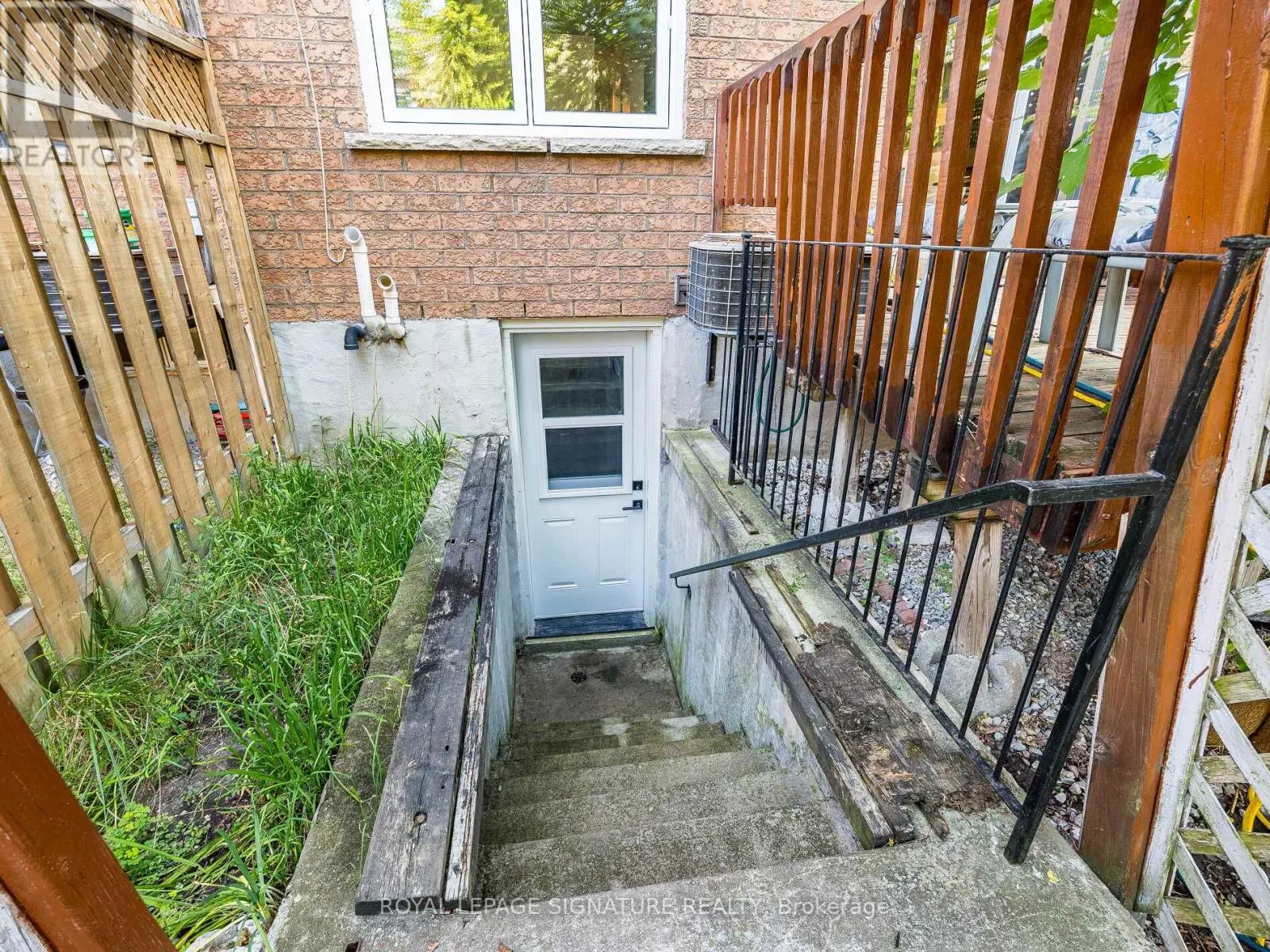 152 LINDENSHIRE AVENUE