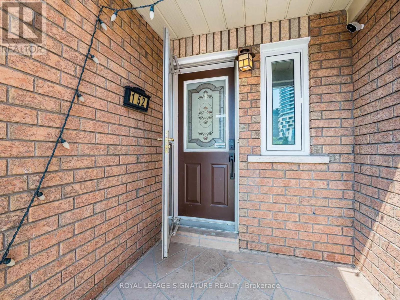 152 LINDENSHIRE AVENUE