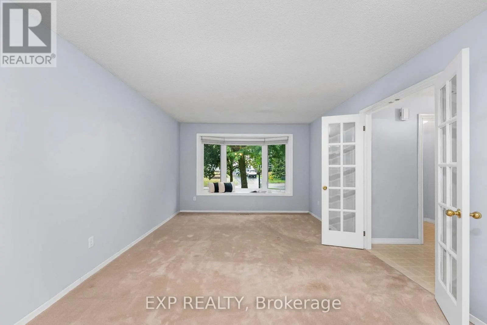 56 MANNING CRESCENT