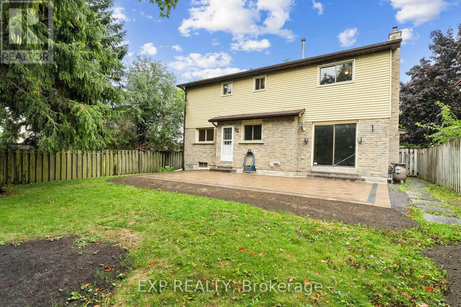 56 MANNING CRESCENT